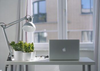 Balti ir laminuoti langai: kokiomis savybėmis jie pasižymi?