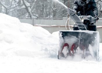 Kaip palengvinti sniego valymą dideliame kieme?