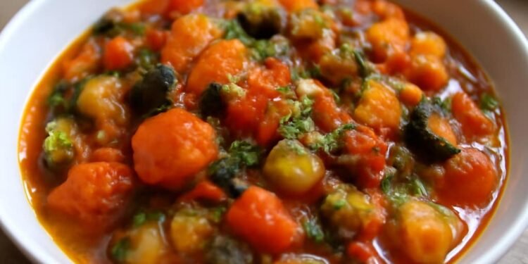Receptas: Vegetariškas daržovių troškinys su avinžirniais Receptas: Vegetariškas daržovių troškinys su avinžirniais