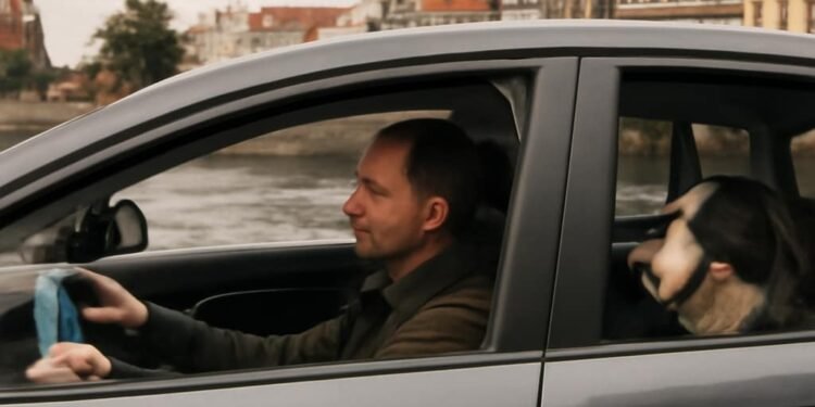 Kaip saugiai keliauti su augintiniu automobiliu: patarimai ir rekomendacijos Kaip saugiai keliauti su augintiniu automobiliu: patarimai ir rekomendacijos